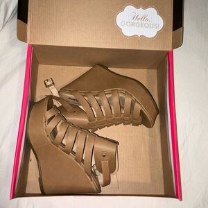Tan nude wedges size 6.5